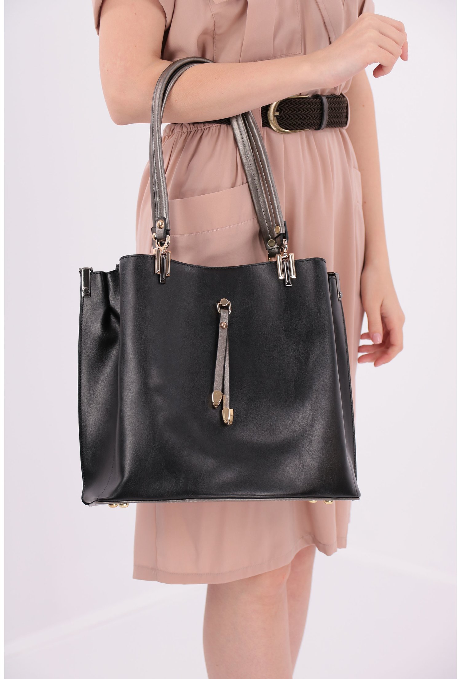 geanta-neagra-cu-manere-argintii-c2196-negru-6636-4 Geanta neagra cu manere argintii - imagine 1