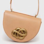 By Malene Birger poseta de piele culoarea bej