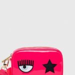 Chiara Ferragni poseta culoarea roz