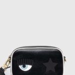 Chiara Ferragni poseta culoarea negru