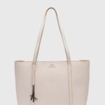 Armani Exchange poseta culoarea bej