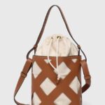 Alohas poseta de piele culoarea maro