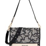Tous poseta culoarea negru