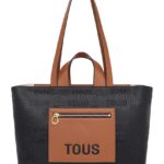 Tous poseta culoarea negru