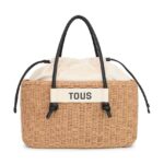 Tous poseta culoarea bej
