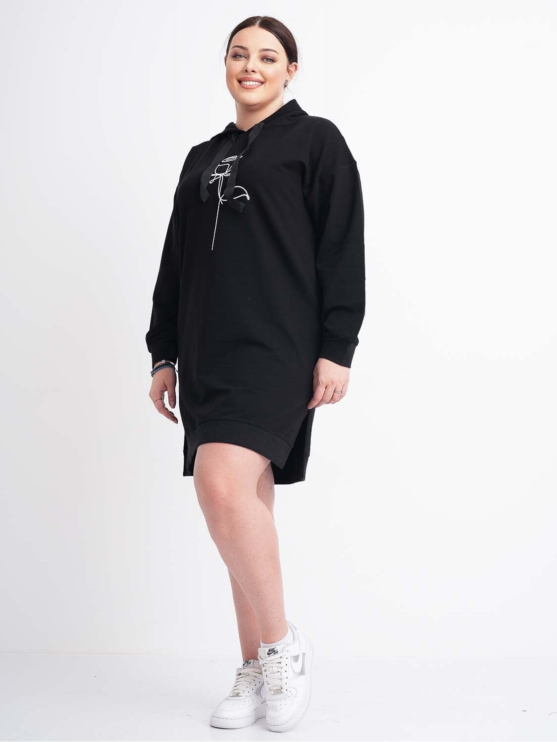 haine-de-vis-rochie-dama-marimi-mari-din-bumbac-negru-cu-trandafir-imprimat-si-gluga-64057 Rochie Dama Marimi Mari din Bumbac Negru cu Trandafir imprimat si Gluga XL (42) - imagine 1