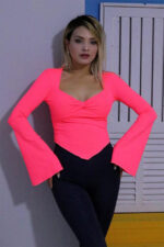 Bluza asimetrica Diandra, cu maneca tip clopot si decolteu Queen Anne, Roz - imagine 2