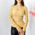 Bluza casual Darina, model decupat cu perle artizanale, Crem, Marime S/M