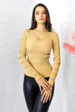 Bluza casual Darina, model decupat cu perle artizanale, Crem, Marime S/M