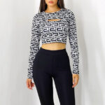 Bluza crop Sienna, cu decolteu decupat si maneca cu fenta/deget, White Maze