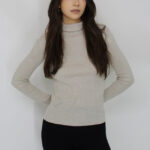 Bluza Olive cu guler rulat, Alb prafuit, Marime universala S/M