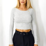 Bluza scurta Manon, cu guler lejer si detaliu decupat la spate, Gri, Marime S/M