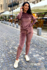 Compleu de catifea Erica, fermoar pe picior si bluza in doua variante de purtare (cu gluga sau cu guler/rever), Chocolate, Marime S/M