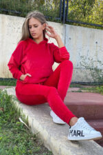 Compleu de catifea Erica, pantaloni cu fermoar pe picior si bluza in doua variante de purtare (cu gluga sau cu guler/rever), Rosu, Marime S/M