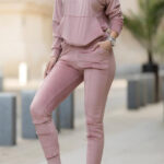 Compleu de catifea Erica, pantaloni cu fermoar pe picior si bluza in doua variante de purtare (cu gluga sau cu guler/rever), Ivoire, Marime S/M