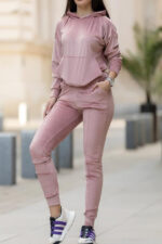 Compleu de catifea Erica, pantaloni cu fermoar pe picior si bluza in doua variante de purtare (cu gluga sau cu guler/rever), Ivoire, Marime S/M