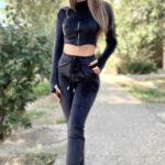 Compleu de catifea Paula, pantaloni si bluza pe gat cu fermoar, Negru, Marime S/M