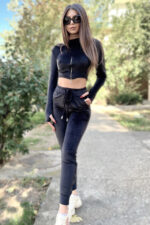 Compleu de catifea Paula, pantaloni si bluza pe gat cu fermoar, Negru, Marime S/M