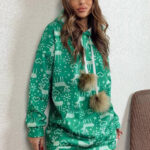 Rochie tip hanorac Ivona, cu tematica de Craciun si ciucuri oversize, Deer Heart, Verde