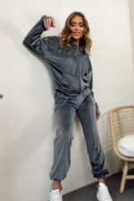 Trening de catifea Kary, pantaloni cu buzunare laterale si bluza cu fermoar, Gri