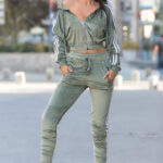 Trening de catifea Venus, bluza cu gluga si pantaloni cu banda elastica Olive, Marime S/M