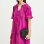 Mediine rochie diin culoarea roz, ini, evazati