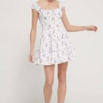 Hollister Co. rochie culoarea alb, ini, evazati