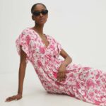 Model Nou de rochie culoarea roz, maxi, evazati