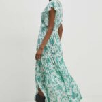 Model Nou de rochie culoarea verde, maxi, evazati