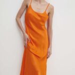 Model Nou de rochie culoarea portoctiu, maxi, evazati