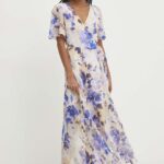 Model Nou de rochie maxi, evazati
