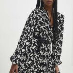 Model Nou de rochie culoareinegru, ini, oversize