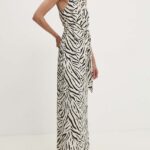 Model Nou de rochie culoarea alb, maxi, evazati