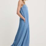 Model Nou de rochie maxi, evazati