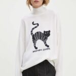 Moschino Jeans pulover de lana femei, culoarea bej, light, cu turtleneck, 0912.8203