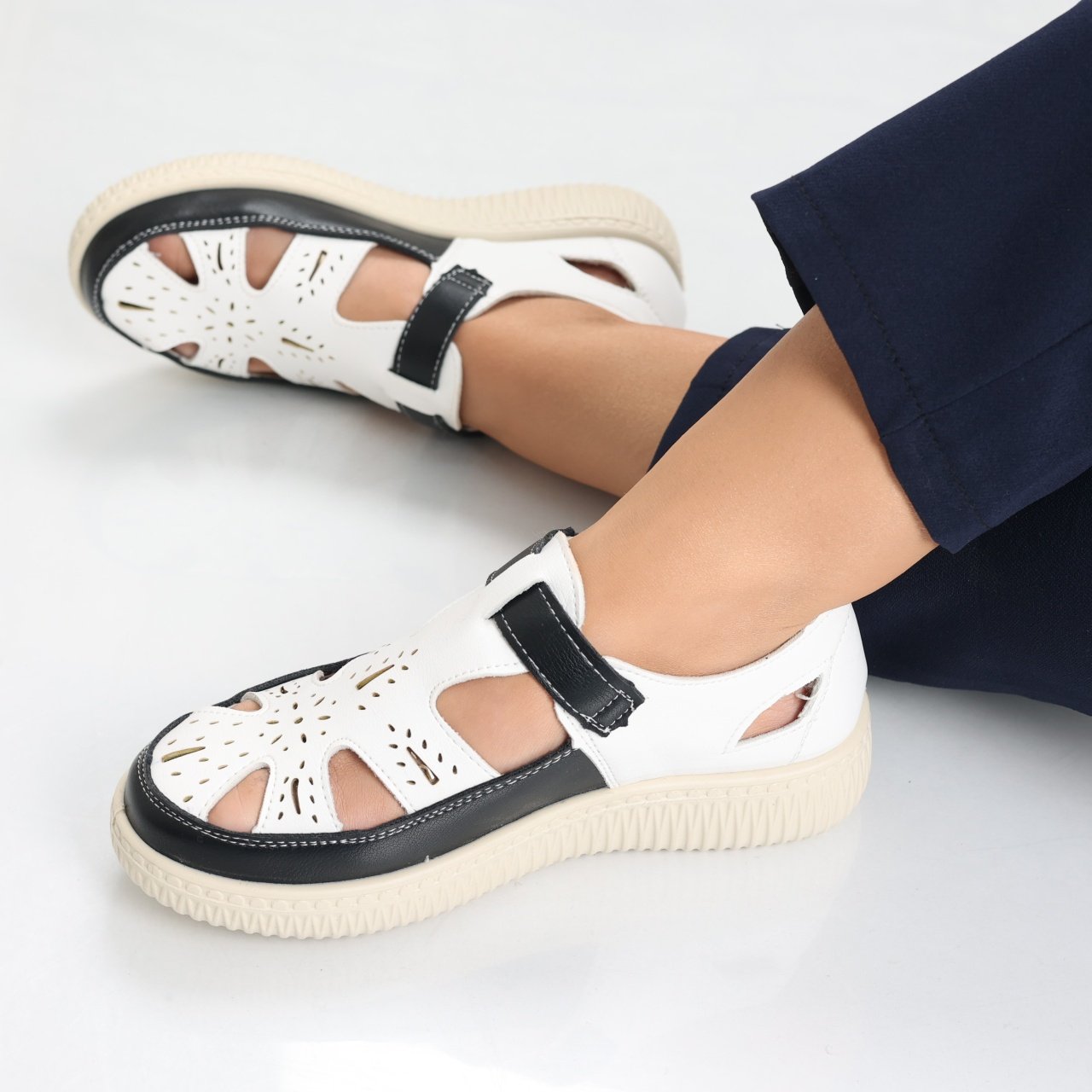 pantofi-dama-casual-albi-din-piele-ecologica-benia28819 Pantofi dama casual Albi din Piele Ecologica Benia - imagine 1