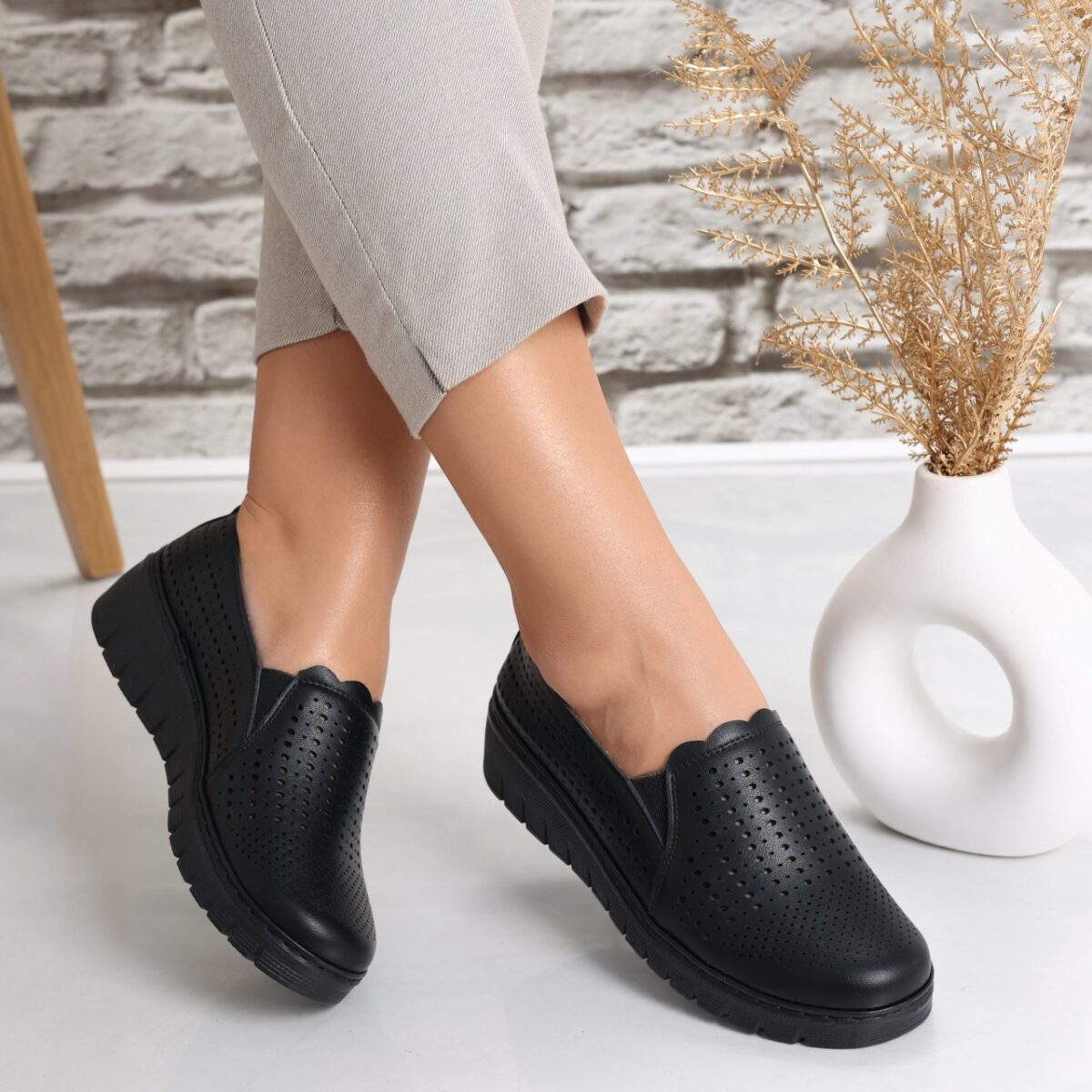 Pantofi dama casual Negri din Piele Ecologica Denova - imagine 2