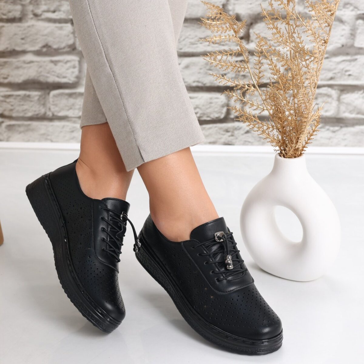 Pantofi dama casual Negri din Piele Ecologica Laroya - imagine 2