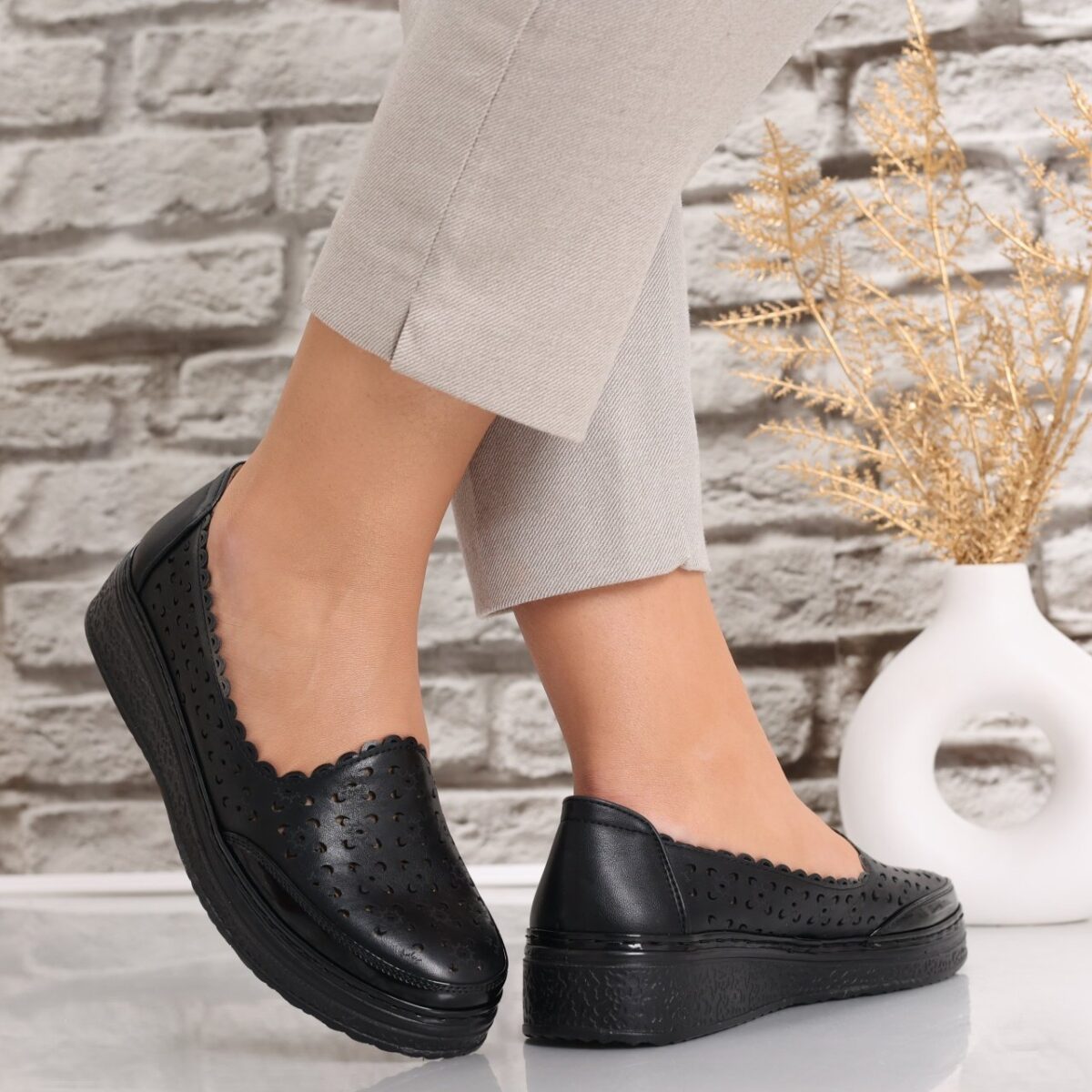 Pantofi dama casual Negri din Piele Ecologica Nasca - imagine 2