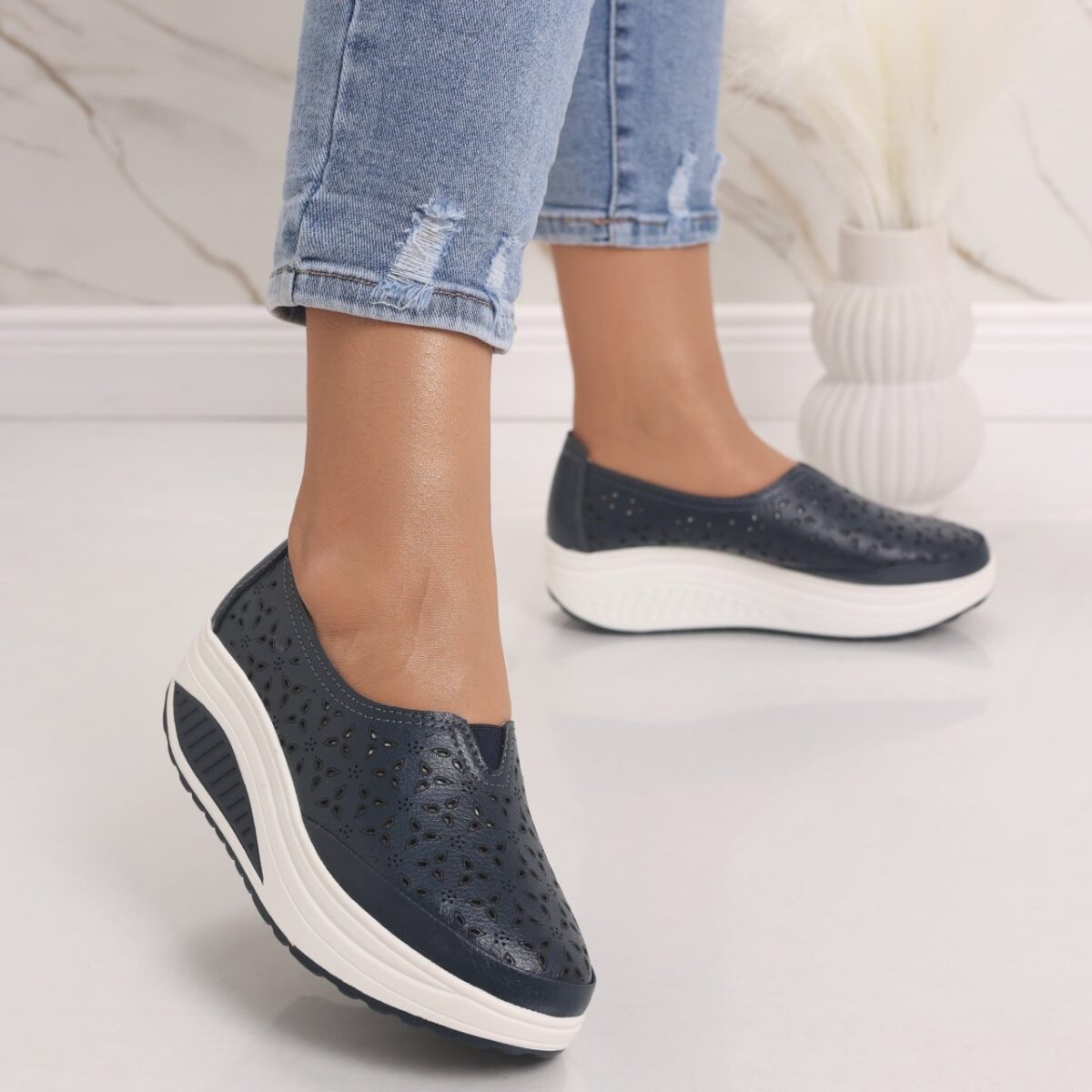Pantofi dama cu platforma Bleumarin din Piele Naturala Pyrva - imagine 2