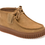 Ghete CLARKS bej, TORHILL HI, din piele intoarsa