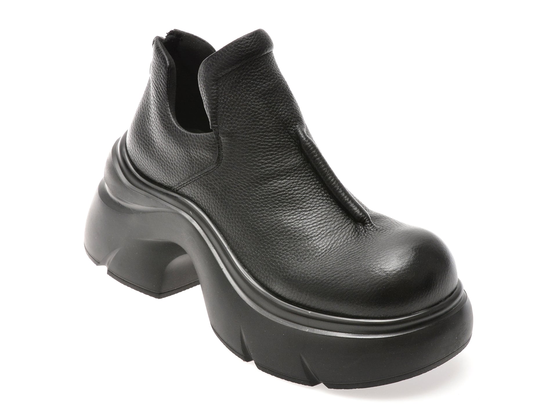 7dab36db30018f27e07144063c7e6dac2d7245559132efb16e1b8223a3283f38 Ghete Femei GRYXX negre, 2613, din piele naturala - imagine 1