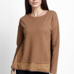 Pulover evazat cu angora, cu insertii laterale brodate, camel