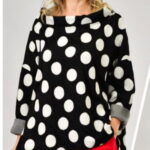 Bluza lejera neagra cu buline albe in relief, cu guler intors, cu bumbac