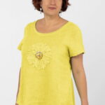 Bluza din in galbena, cu floare si paiete pe piept