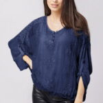 Bluza din matase si vascoza bleumarin brodata si dantela pe spate