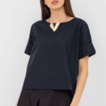 Bluza din poplin satinat de bumbac  cu nasturi pe spate, bleumarin