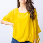 Bluza galbena din matase si vascoza cu maneca fluture