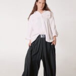 Camasa alba oversize cu maneci fluture si volane pe spate