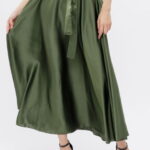 Fusta clos kaki din satin, cu elastic si cordon in talie